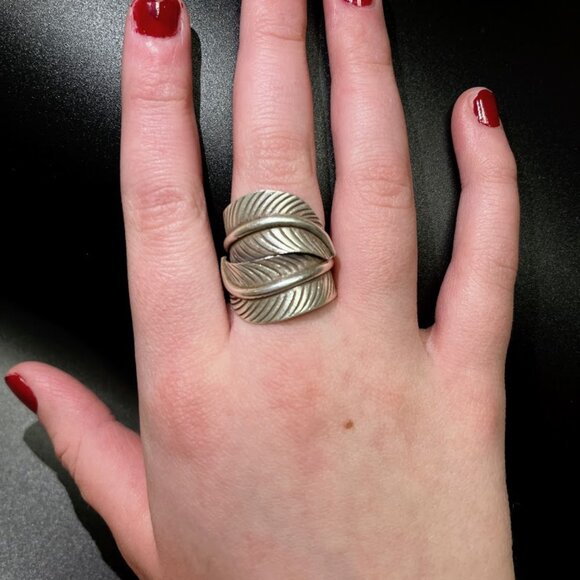 Thai Fine Silver Adjustable leaf ring by Karen Hill Tribe Silversmiths - Picture 3 of 11